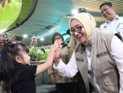 Menteri PPPA Tinjau Pelaksanaan Mudik di Stasiun Pasar Senen dan Gambir