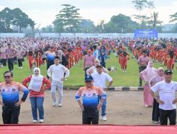 Mendikdasmen Ikuti Senam Anak Indonesia Hebat Bersama 7.000 Guru dan Murid di Lampung