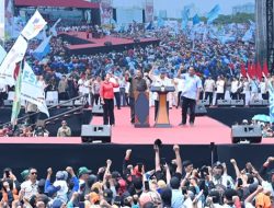 Presiden Prabowo Hadiri Peringatan Hari Buruh Internasional 2025 di Monas