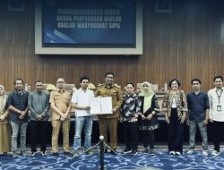 Bupati Maros Tandatangani Berita Acara Penyerahan Usulan Koalisi Masyarakat Sipil Tahun 2025