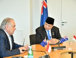 Airlangga Bertemu Menteri Perdagangan dan Pariwisata Australia di Paris