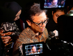 Menkes Budi Laporkan Perkembangan COVID-19 ke Presiden