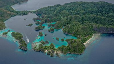 Pemerintah Tegaskan Keamanan Wisatawan di Raja Ampat Tetap Terjaga