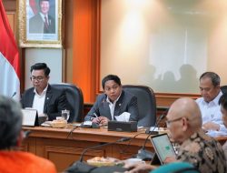 Menteri Kehutanan Pimpin Rapat Percepatan Penetapan Hutan Adat