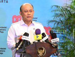 Prabowo bahas percepatan Program Makan Bergizi Gratis bersama Kepala BGN