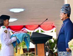 Presiden Prabowo Pimpin Penurunan Bendera HUT RI ke-80 di Istana Merdeka
