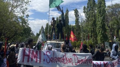 MENINJAU ULANG PERAN PARTAI POLITIK: DARI WADAH ASPIRASI KE MESIN KEKUASAAN