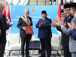 Prabowo Anugerahkan Bintang Jasa Utama kepada Bill Gates di New York