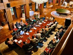 Presiden Prabowo Kumpulkan Menteri di Hambalang Bahas Penanganan Bencana Sumatra dan Kesiapan Libur Nataru