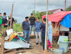 Andi Muhammad Irfan AB Kunjungi Korban Bencana Puting Beliung di Maros Baru