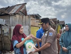 Irfan AB Kunjungi Korban Angin Puting Beliung di Kecamatan Bontoa