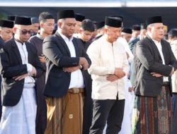 Wabup Maros Salat Idul Fitri Bersama Warga di Lapangan Pallantikang