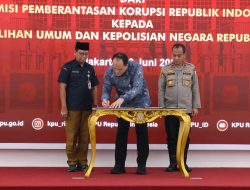 KPK Serahkan Aset Rampasan Korupsi Rp4,2 Miliar kepada KPU dan Polri