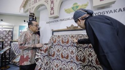 Menko PMK Ajak Masyarakat Jaga Batik di Tengah Gempuran Produk Cetak dan AI