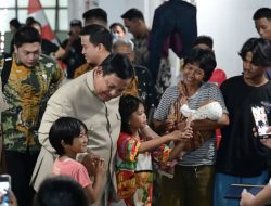 Prabowo Tinjau Hunian Relokasi Warga Eks Bantaran Rel di Senen